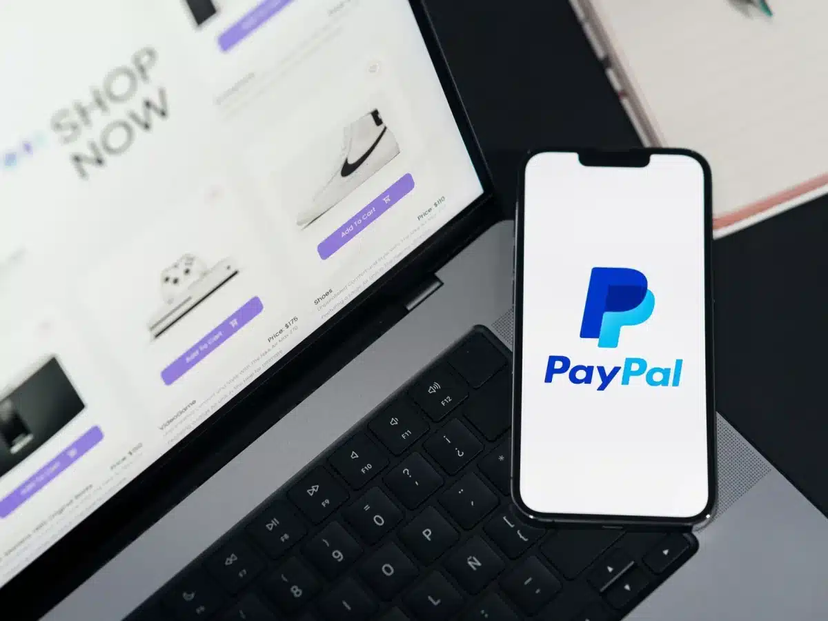 smartphone shopping app